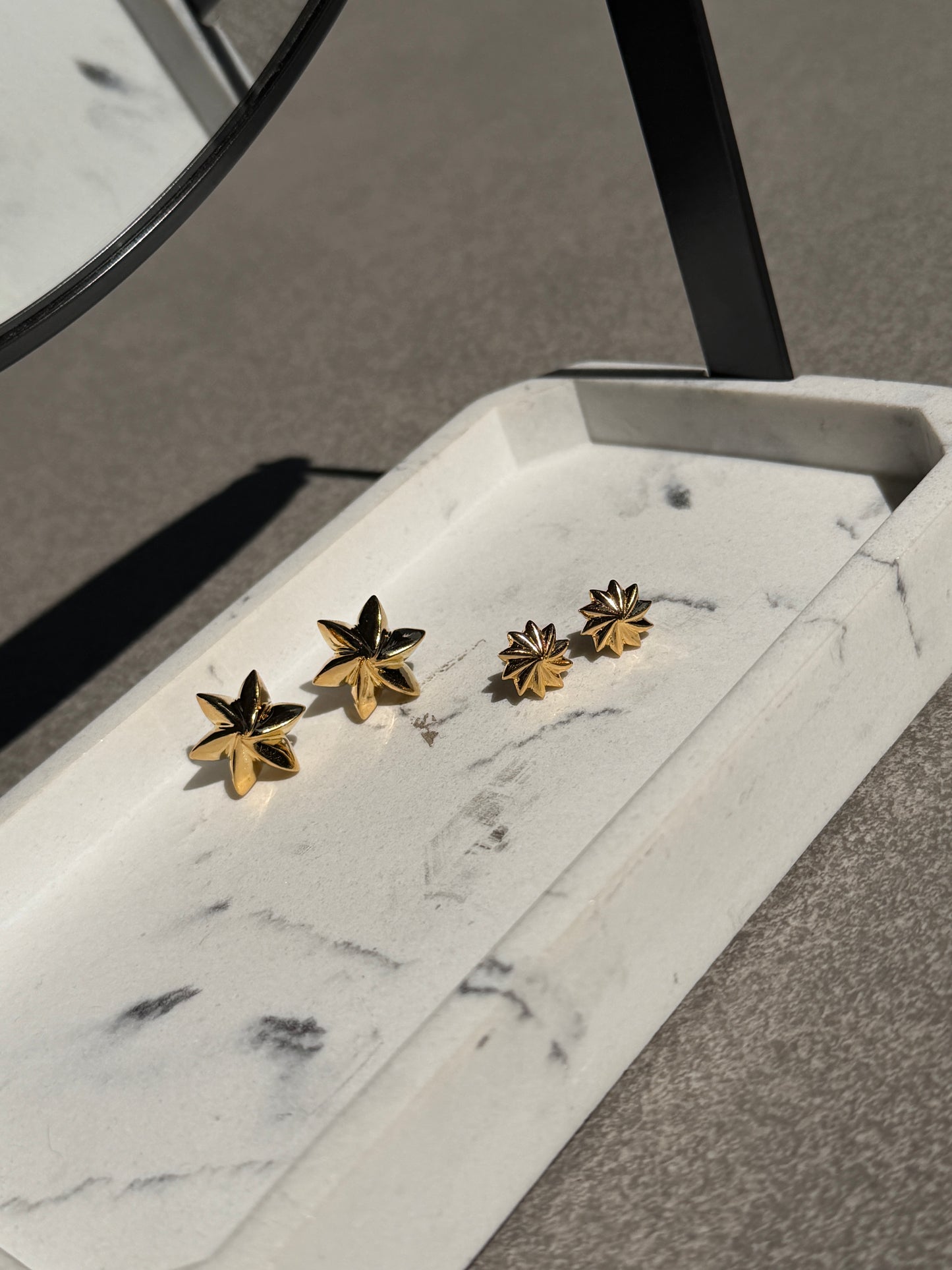 Bon Bon star studs