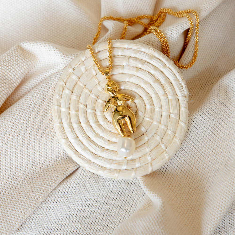 Venus pearl pendant