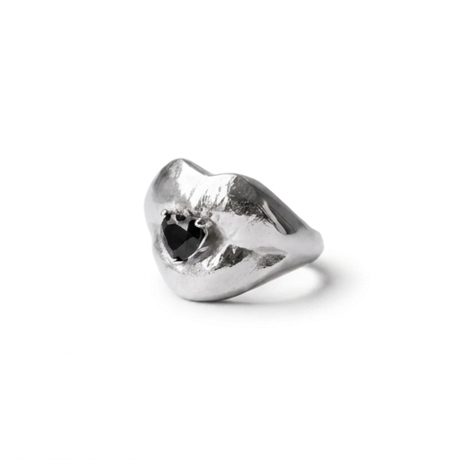 Beso Ring · Midnight Collector's Edition